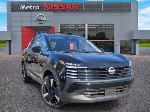 New 2026 Nissan Kicks SR w/ Cold Weather Package image 1