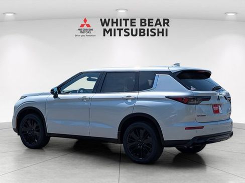 New 2026 Mitsubishi Outlander LE AWD/4WD image 2