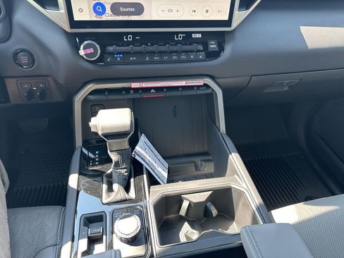 Used 2025 Toyota Tundra Limited image 18