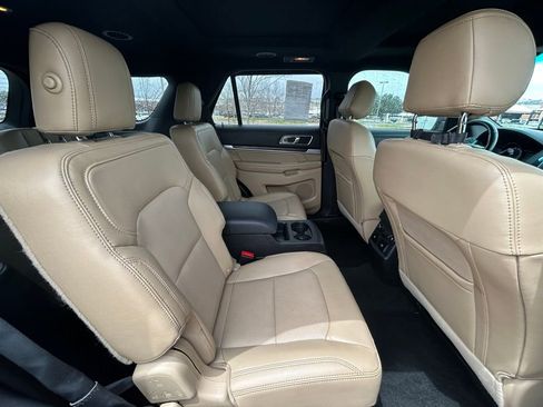 Used 2016 Ford Explorer Limited w/ Equipment Group 301A AWD/4WD image 30