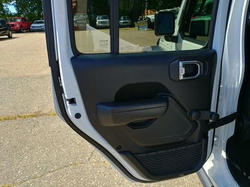 Used 2021 Jeep Wrangler Unlimited Sport AWD/4WD image 18