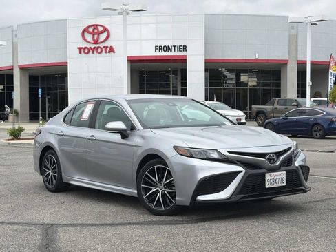 Certified 2023 Toyota Camry SE FWD image 1