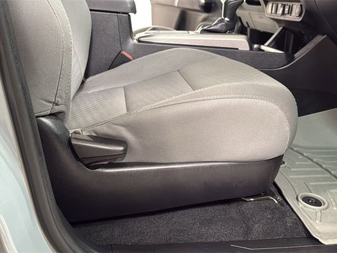 Used 2020 Toyota Tacoma SR5 image 20