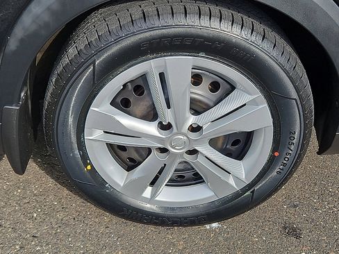 Certified 2020 Nissan Kicks S image 7