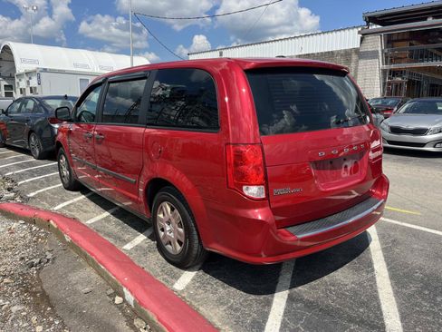 Used 2013 Dodge Grand Caravan American Value Package w/ UConnect Hands-Free Group FWD image 5