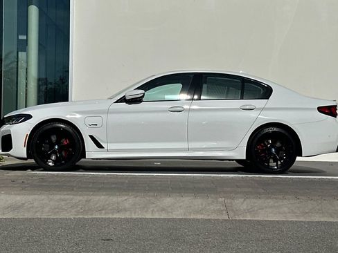 Used 2023 BMW 530e w/ M Sport Package RWD image 6