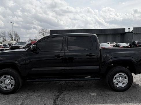 Used 2022 Toyota Tacoma SR AWD/4WD image 4