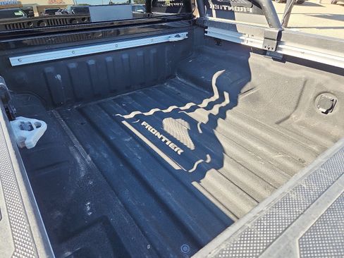 Used 2023 Nissan Frontier SV w/ SV Premium Package image 8