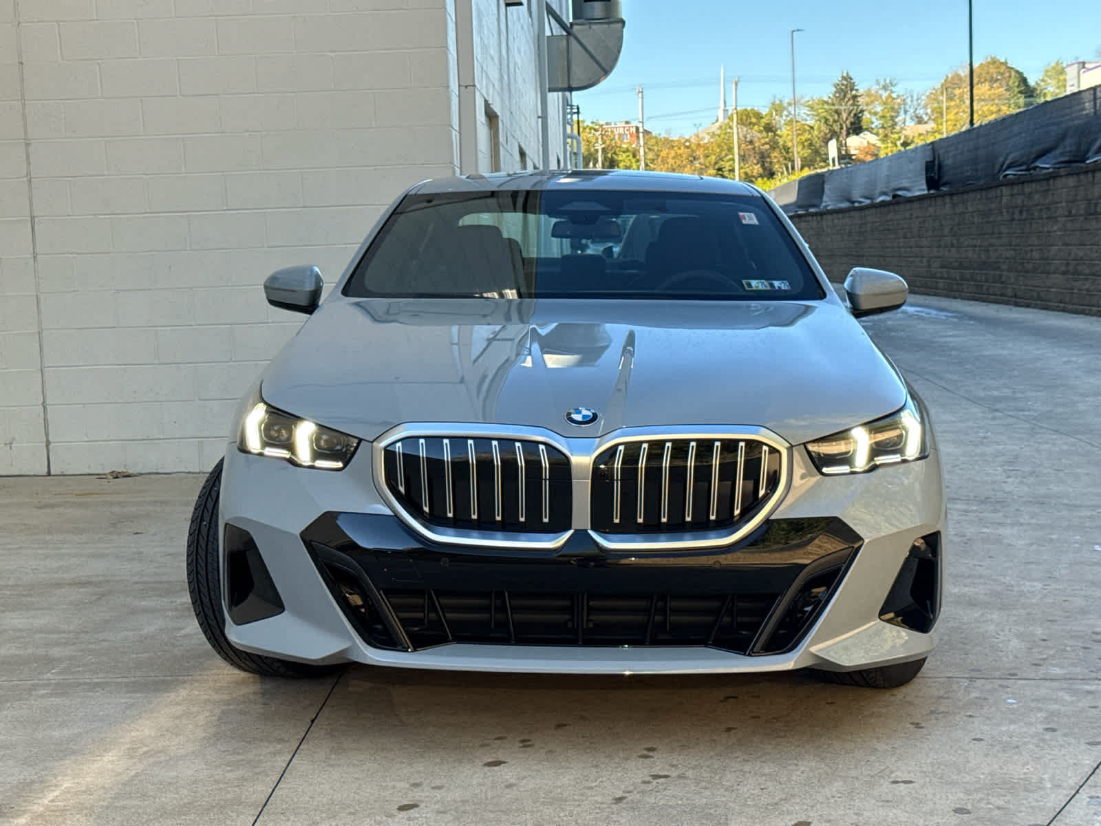 Used 2026 BMW 530i xDrive w/ M Sport Package AWD/4WD image 2