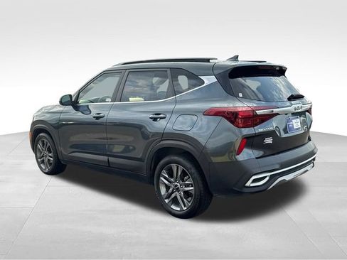 Used 2023 Kia Seltos S w/ Navigation Package FWD image 3