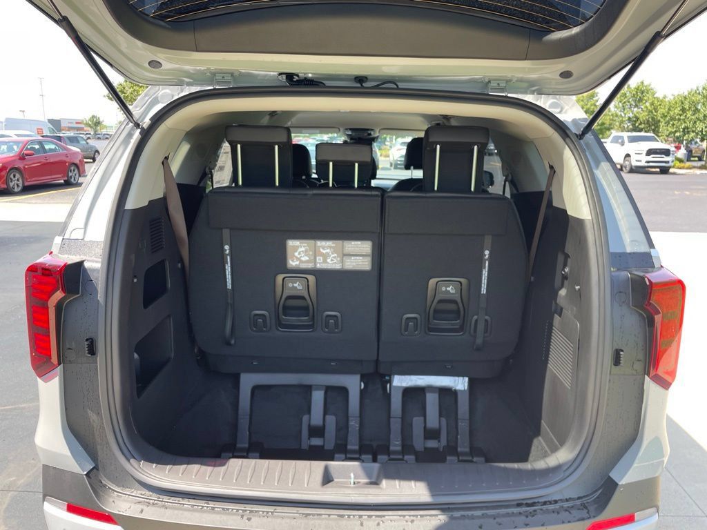 New 2027 Kia Carnival FWD image 14