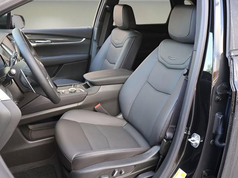 New 2025 Cadillac XT5 Sportv image 12