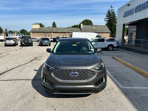 Certified 2023 Ford Edge SEL w/ Convenience Package AWD/4WD image 2