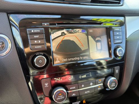 Used 2020 Nissan Rogue Sport SL w/ Premium Package image 7