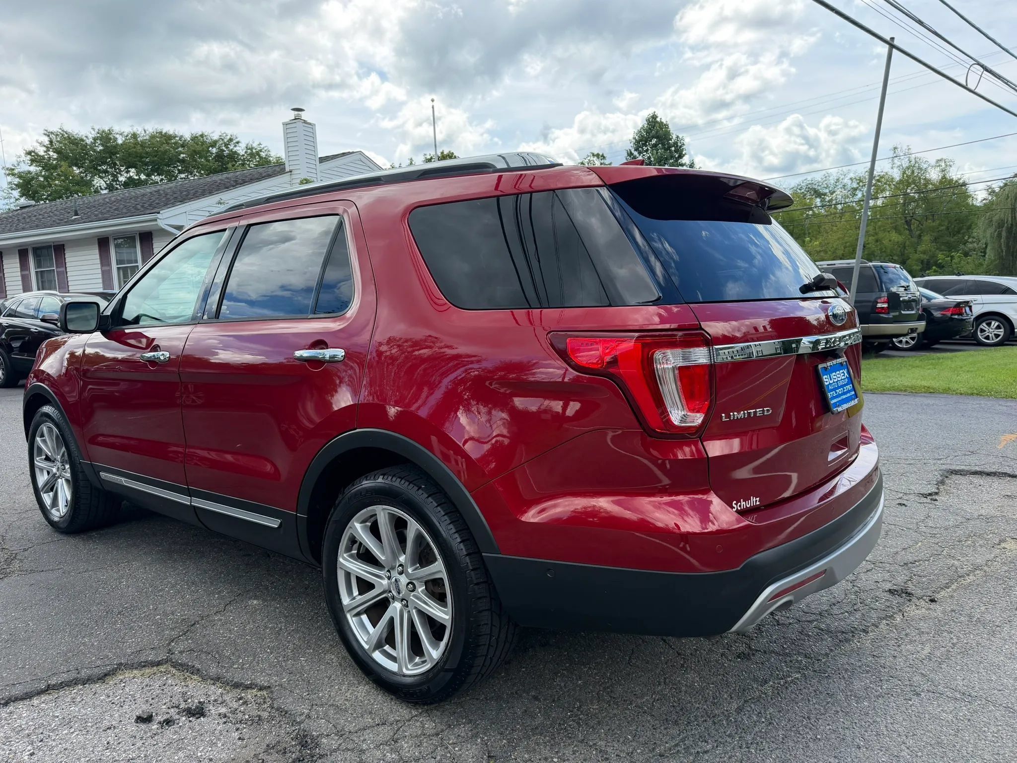 Used 2016 Ford Explorer Limited w/ Equipment Group 301A FWD image 4