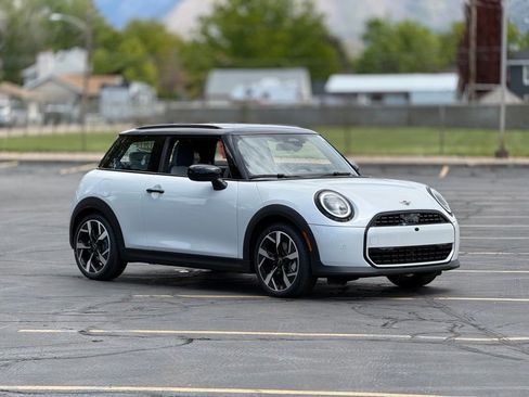 New 2026 MINI Cooper 2-Door Hardtop FWD image 3