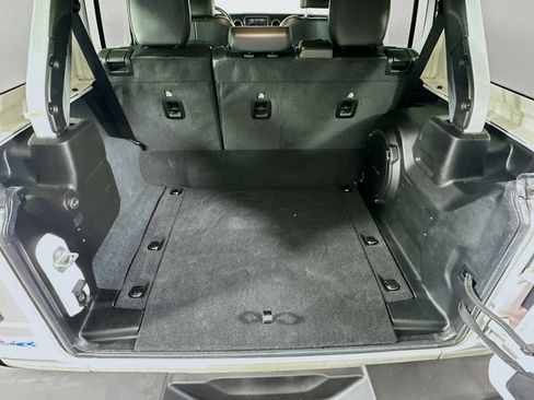 Used 2022 Jeep Wrangler Sahara w/ Cold Weather Group image 28