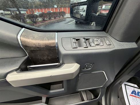 Used 2022 Ford F250 Lariat w/ Tremor Off-Road Package image 21