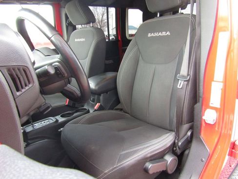 Used 2018 Jeep Wrangler Unlimited Sahara image 14