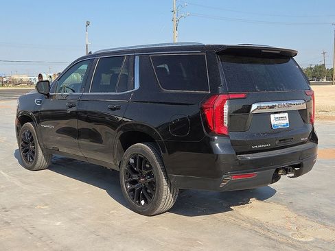 Used 2023 GMC Yukon SLE AWD/4WD image 3
