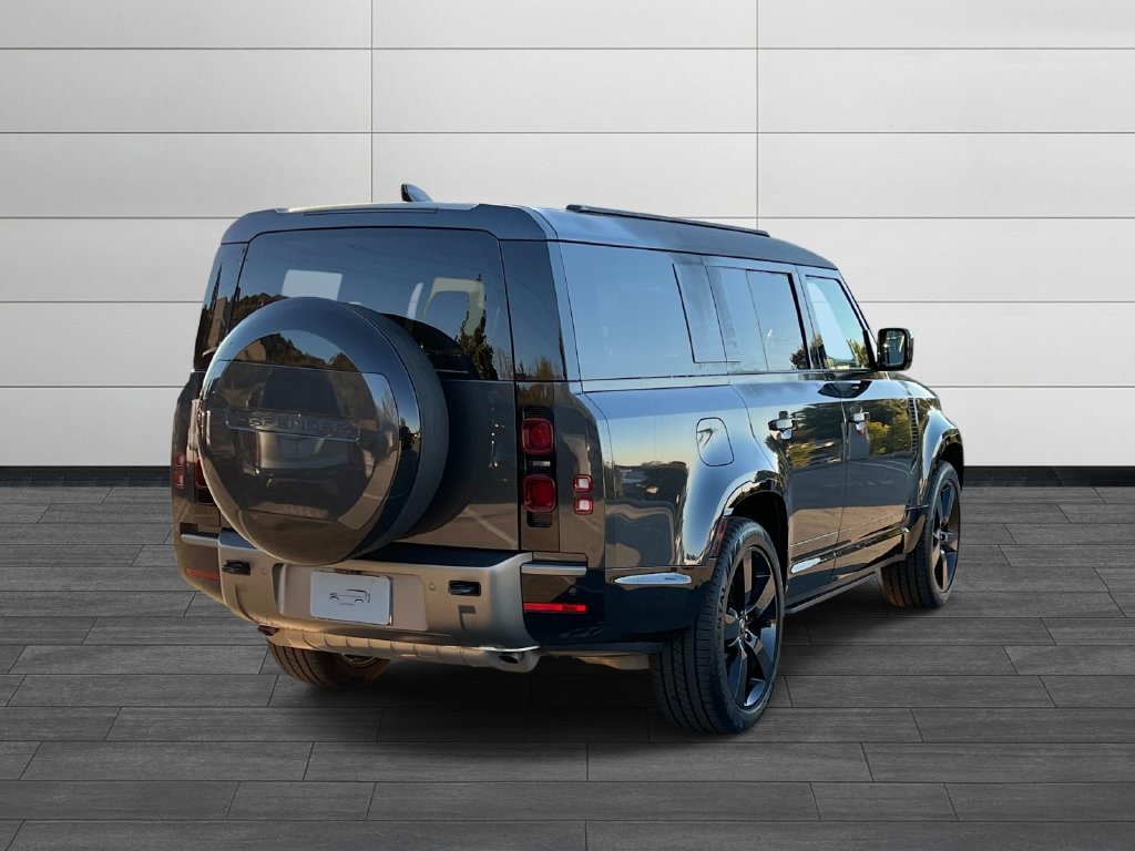 Certified 2025 Land Rover Defender 130 X-Dynamic SE AWD/4WD image 5