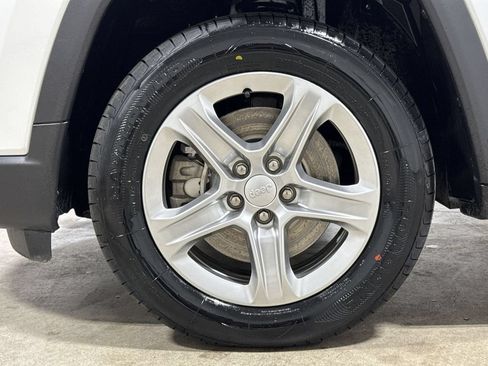 Used 2024 Jeep Compass Latitude w/ Altitude Special Edition AWD/4WD image 26