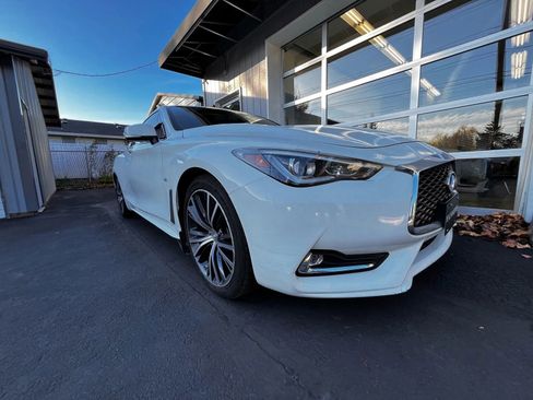 Used 2018 INFINITI Q60 3.0t Luxe image 9