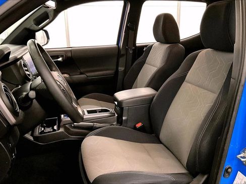 Used 2020 Toyota Tacoma TRD Off-Road w/ Blackout Package image 24