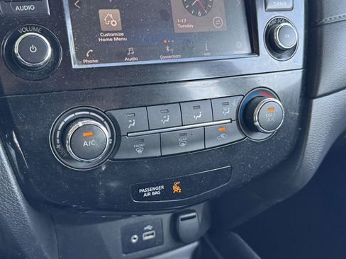 Used 2020 Nissan Rogue S FWD image 24