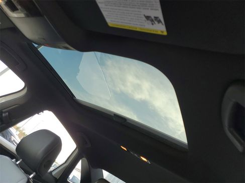 Used 2021 Volkswagen Jetta R-Line image 10