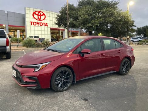 Used 2026 Toyota Corolla SE w/ SE Package FWD image 1