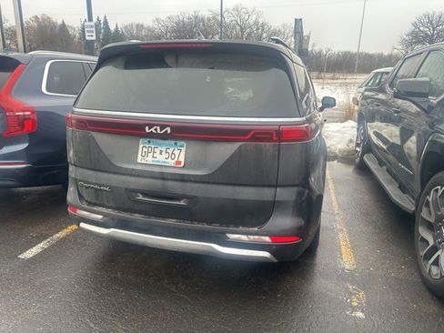 Used 2022 Kia Carnival SX Prestige image 15