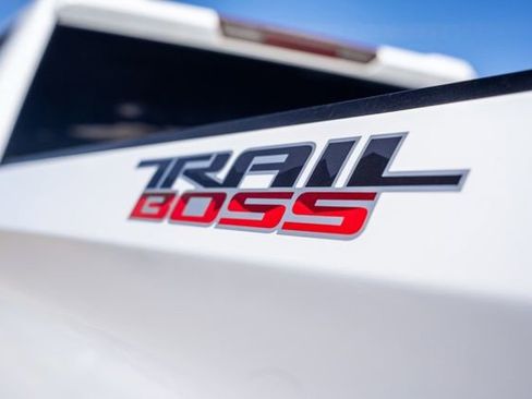 Used 2025 Chevrolet Silverado 1500 Custom Trail Boss AWD/4WD image 12