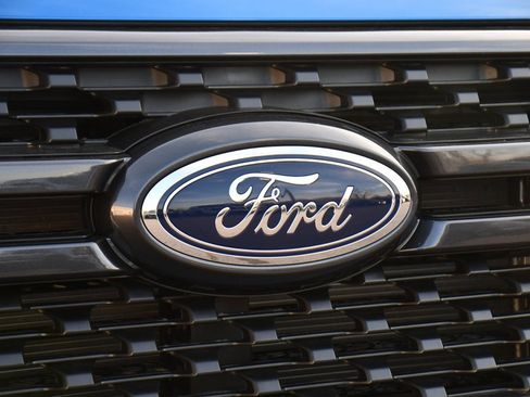 New 2025 Ford Ranger XLT w/ Equipment Group 301A High image 34