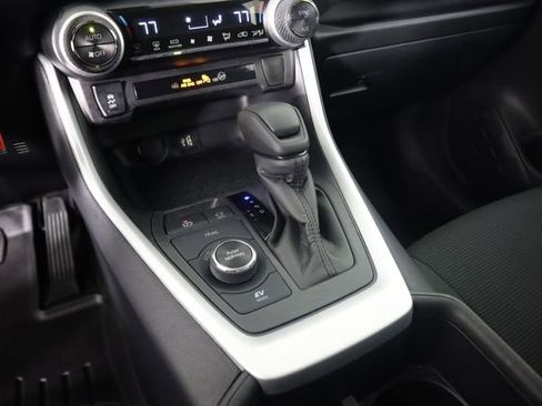 Used 2025 Toyota RAV4 LE image 39