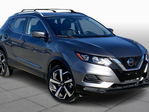 Used 2021 Nissan Rogue Sport SL image 2
