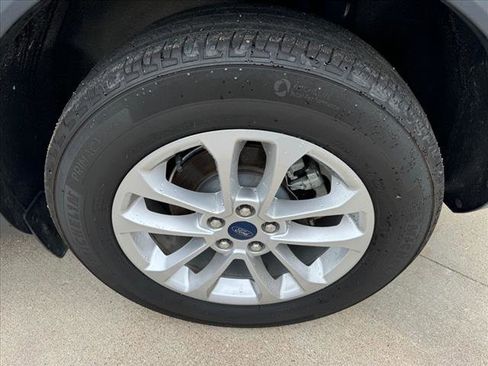 Used 2022 Ford Escape SE image 7