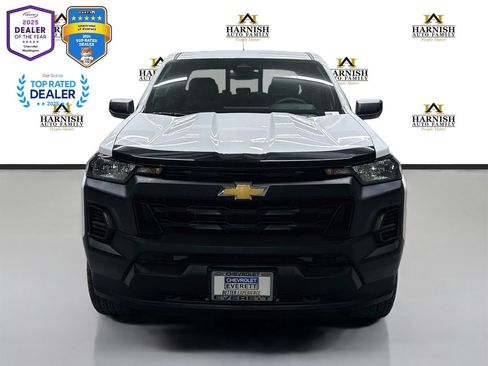 Used 2025 Chevrolet Colorado W/T w/ Advanced Trailering Package AWD/4WD image 2