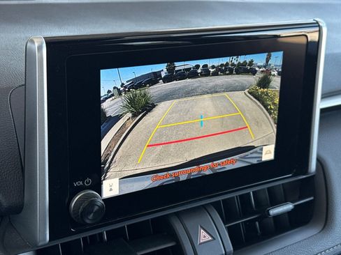 Used 2025 Toyota RAV4 XLE FWD image 20