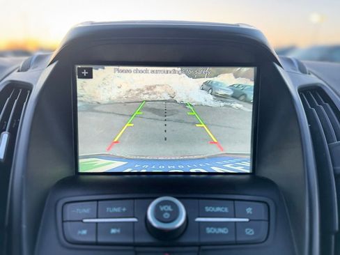 Used 2019 Ford Escape SE image 10