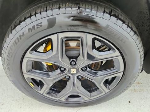 Used 2025 Rivian R1S Premium AWD/4WD image 60