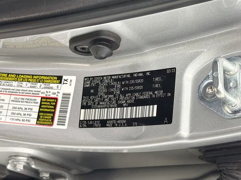 Used 2023 Toyota Highlander Limited image 35