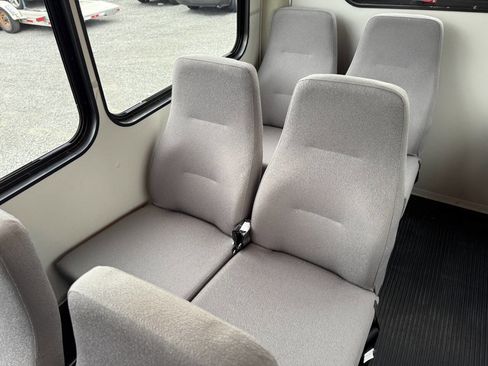 Used 2014 Ford F550 4X2 2dr Regular Cab 140.8 200. image 27