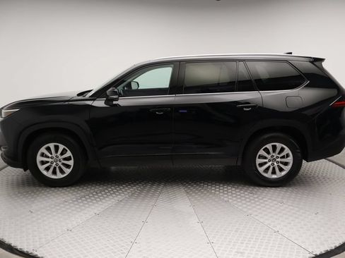 Certified 2025 Toyota Grand Highlander AWD image 12