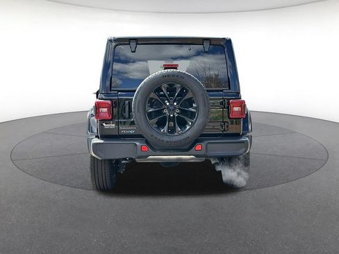 Certified 2025 Jeep Wrangler Unlimited Sahara AWD/4WD image 4