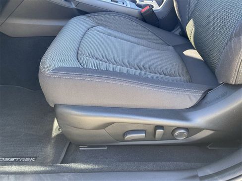 Used 2024 Subaru Crosstrek 2.0i Premium image 17