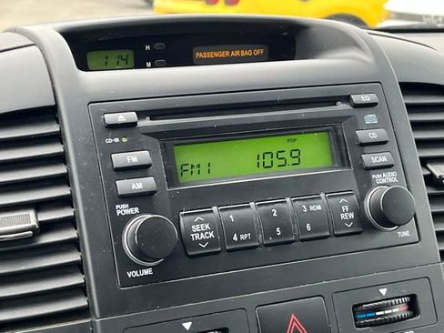 Used 2008 Kia Sedona w/ Convenience Pkg image 21