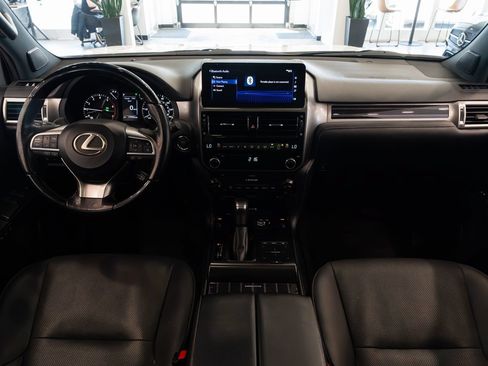 Used 2023 Lexus GX 460 Premium w/ Accessory Package AWD/4WD image 7
