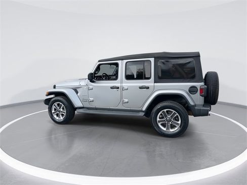 Used 2021 Jeep Wrangler Unlimited Sahara image 6