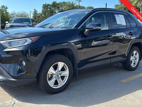 Used 2021 Toyota RAV4 XLE image 3